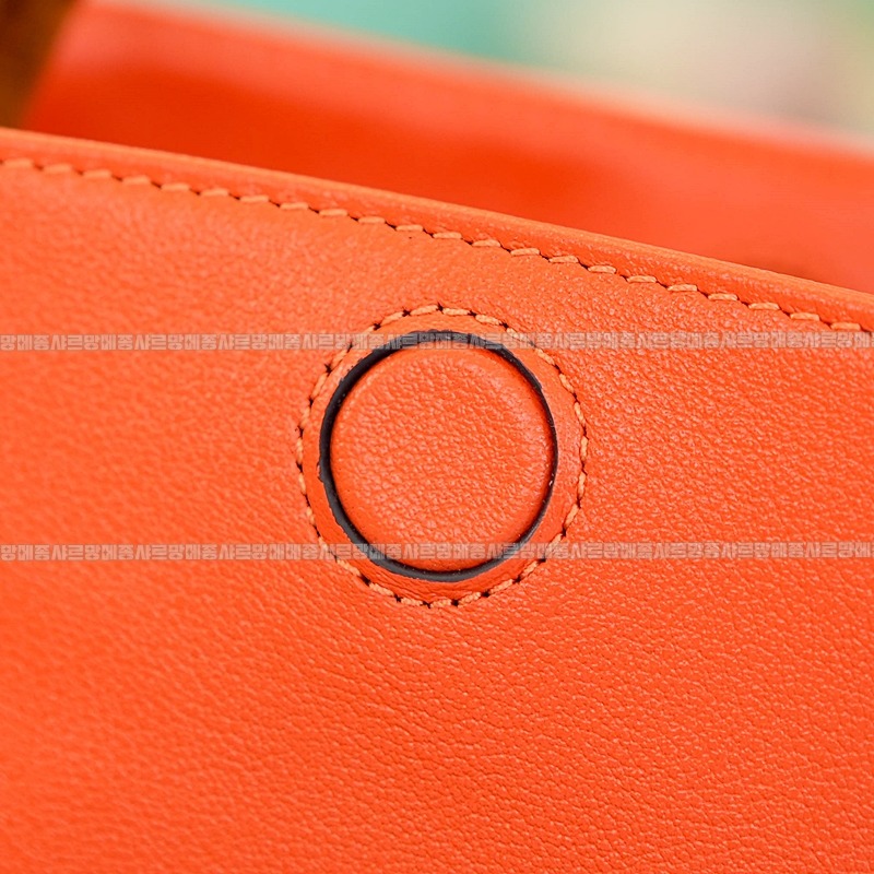 구찌다이애나숄더백스몰  20260319-125856-017루.jpg