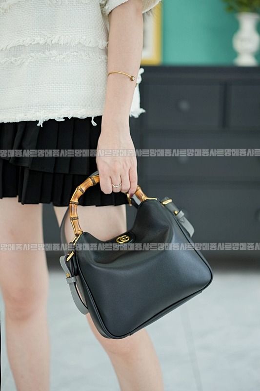 구찌다이애나숄더백스몰  20260319-130119-022루.jpg