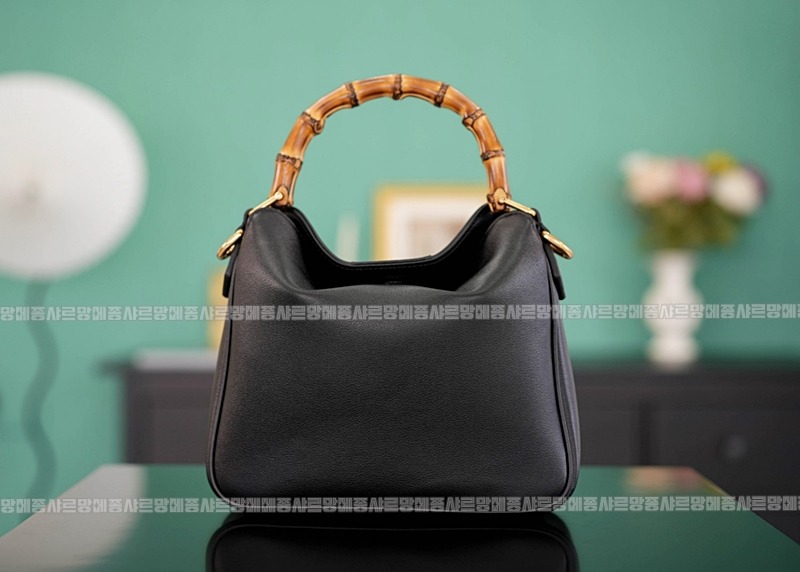 구찌다이애나숄더백스몰  20260319-130115-004루.jpg