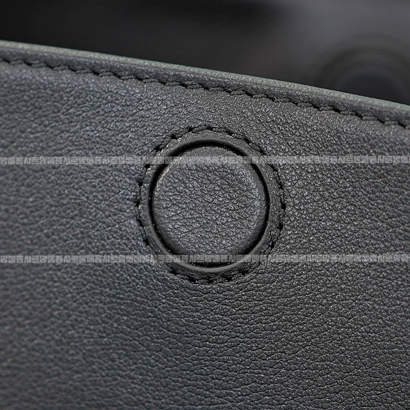 구찌다이애나숄더백스몰  20260319-130117-017루.jpg