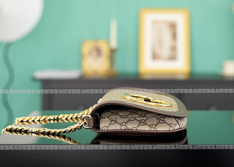 구찌블론디숄더백스몰  20260319-134430-006루.jpg