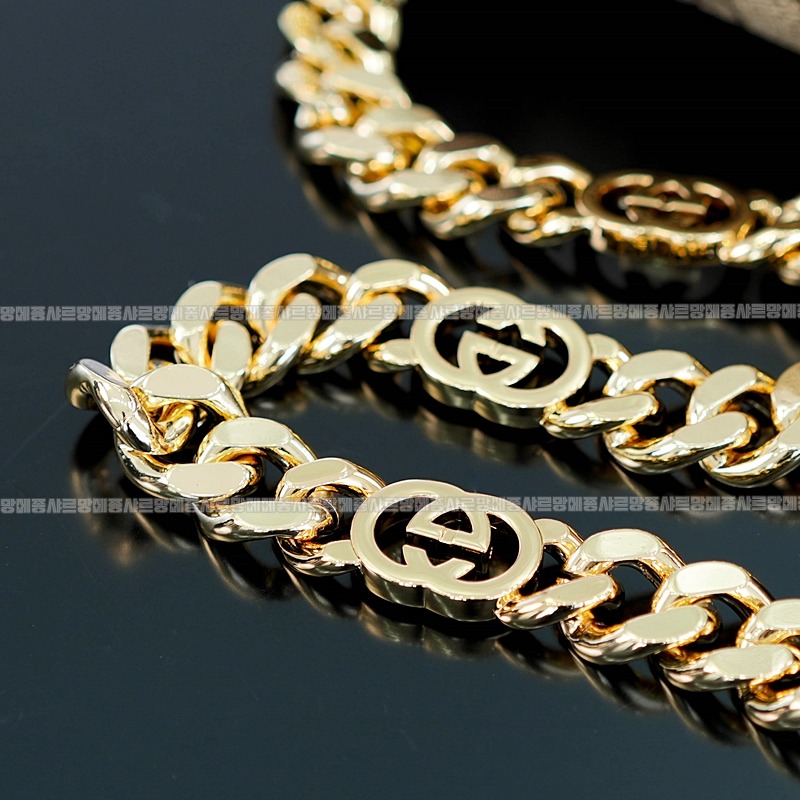 구찌블론디숄더백스몰  20260319-134431-013루.jpg