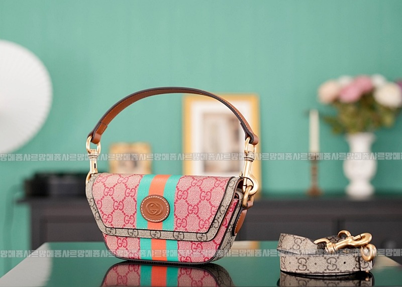 구찌웹GG탑핸들미니백 20260319-162148-002루.jpg