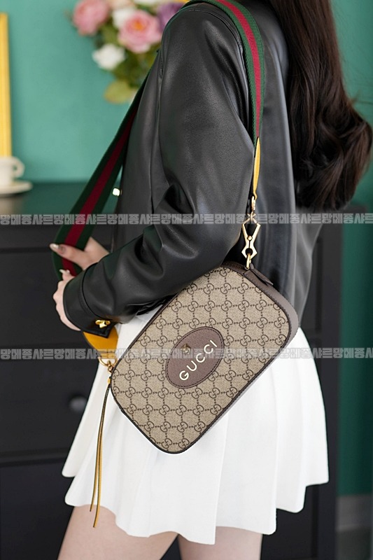 구찌네오빈티지GG수프림메신저백 20260320-132024-026루.jpg