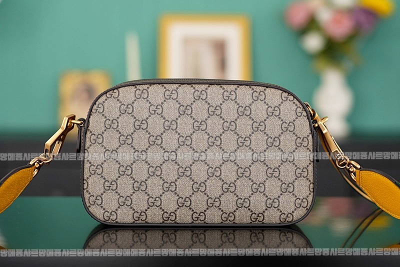 구찌네오빈티지GG수프림메신저백 20260320-132019-004루.jpg