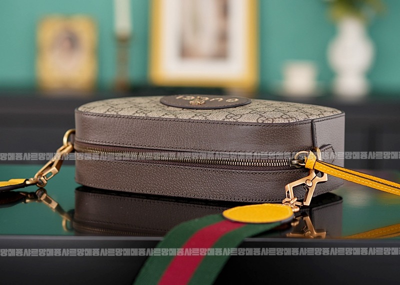 구찌네오빈티지GG수프림메신저백 20260320-132020-007루.jpg