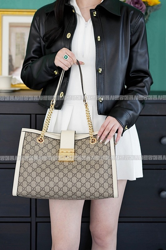 구찌패드락미디움GG캔버스숄더백 20260320-141707-025루.jpg