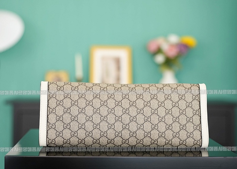 구찌패드락미디움GG캔버스숄더백 20260320-141704-004루.jpg