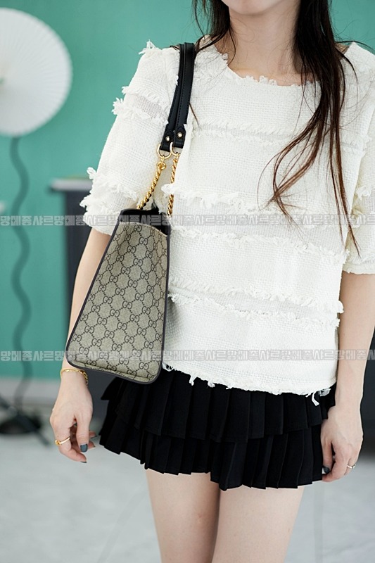 구찌패드락미디움GG캔버스숄더백 20260320-142126-022루.jpg