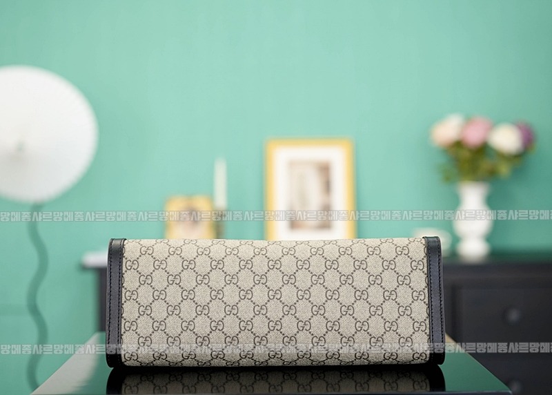 구찌패드락미디움GG캔버스숄더백 20260320-142124-007루.jpg