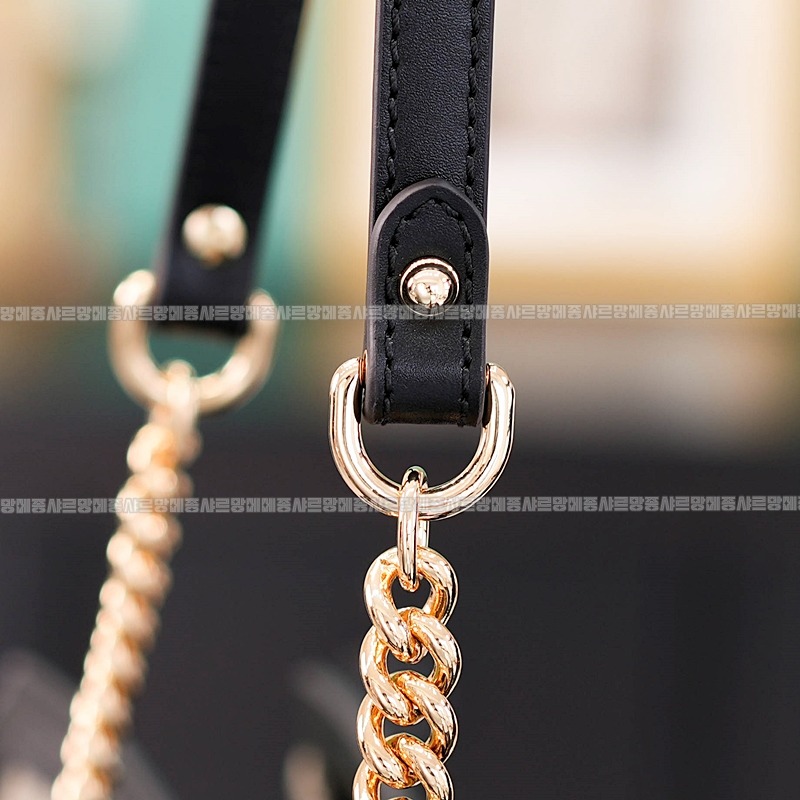 구찌패드락미디움GG캔버스숄더백 20260320-142125-014루.jpg