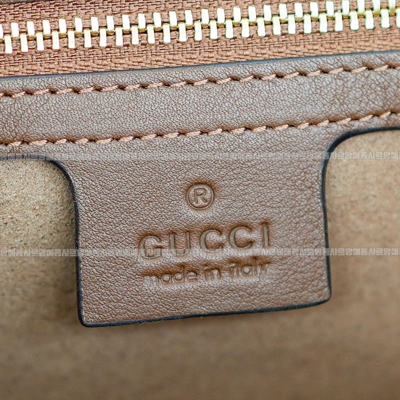 구찌패드락미디움GG캔버스숄더백 20260320-142415-017루.jpg