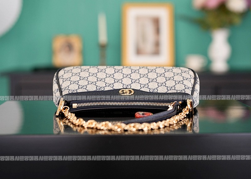 구찌오피디아스ㅡ트로베리참스몰체인숄더백 20260320-143026-008루.jpg