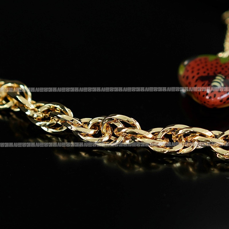 구찌오피디아스ㅡ트로베리참스몰체인숄더백 20260320-143027-014루.jpg