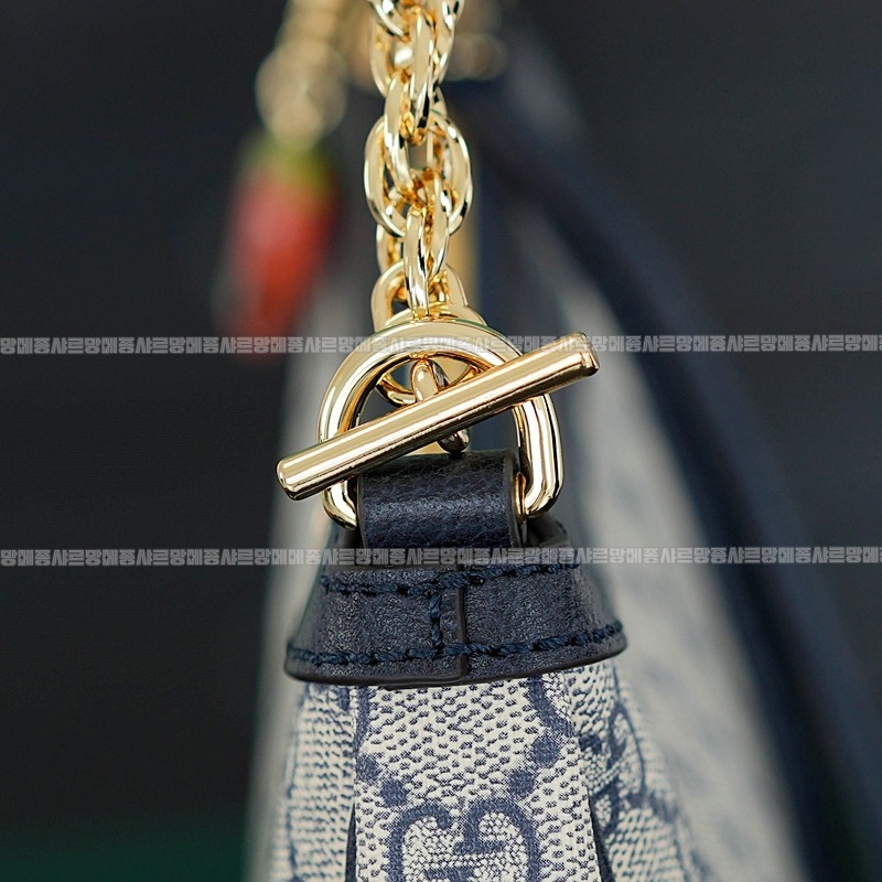 구찌오피디아스ㅡ트로베리참스몰체인숄더백 20260320-143027-015루.jpg