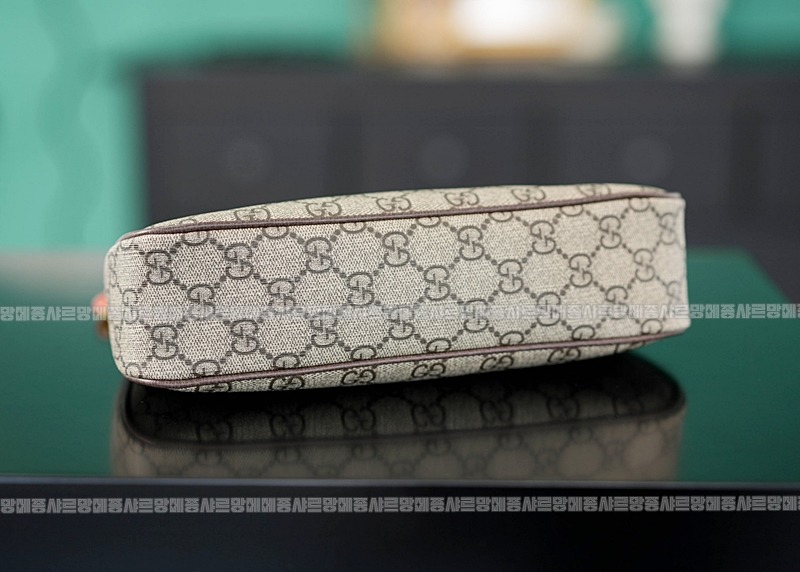 구찌오피디아스ㅡ트로베리참스몰체인숄더백 20260320-143515-007루.jpg