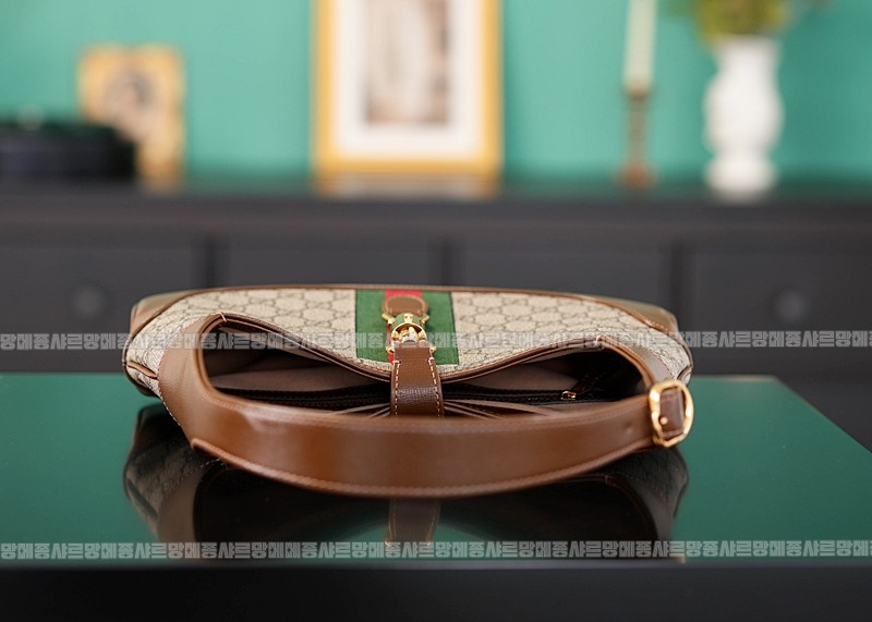 구찌재키1961스몰숄더백 20260320-144310-006루.jpg