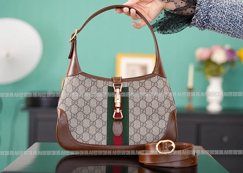 구찌재키1961스몰숄더백 20260320-144311-008루.jpg