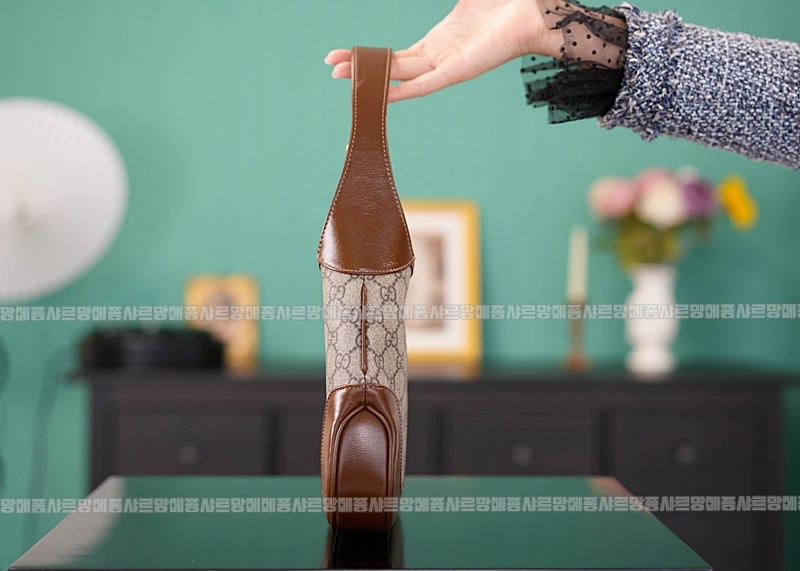 구찌재키1961스몰숄더백 20260320-144310-007루.jpg