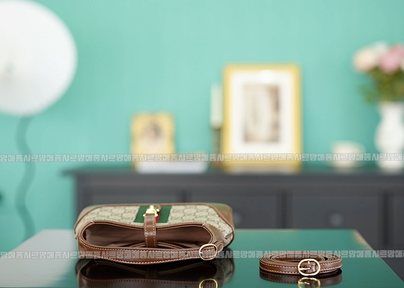 구찌재키1961미니숄더백 20260320-145037-006루.jpg