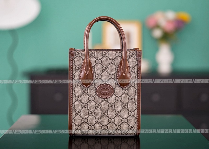 구찌인터로킹G미니토트백 20260320-160326-001루.jpg