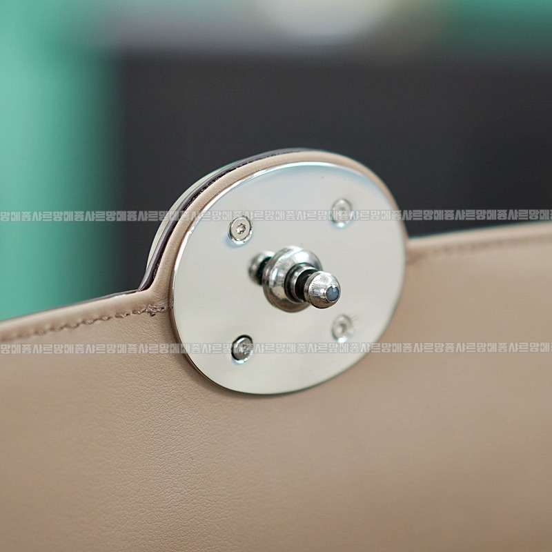 구찌쁘띠GG미니숄더백 20260320-162633-016루.jpg