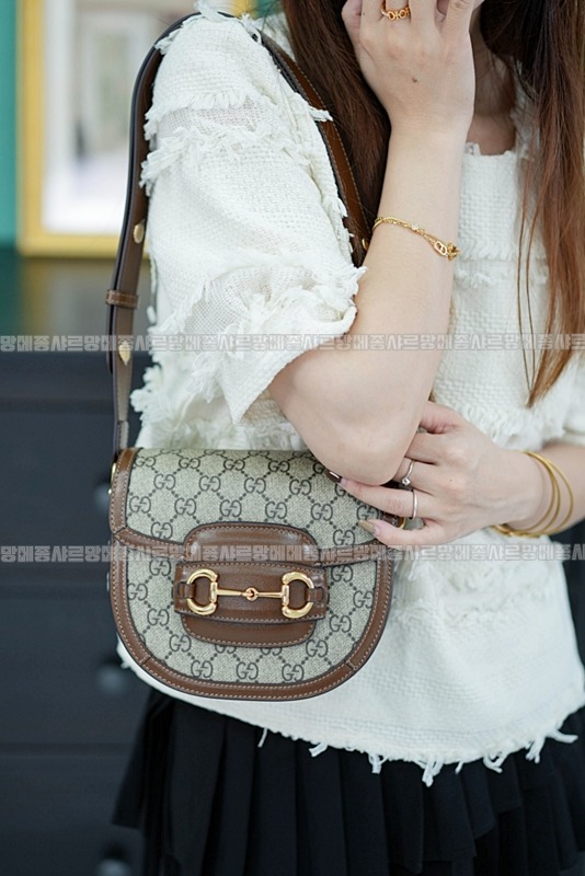 구찌1955홀스빗미니라운드숄더백 20260320-163212-019루.jpg