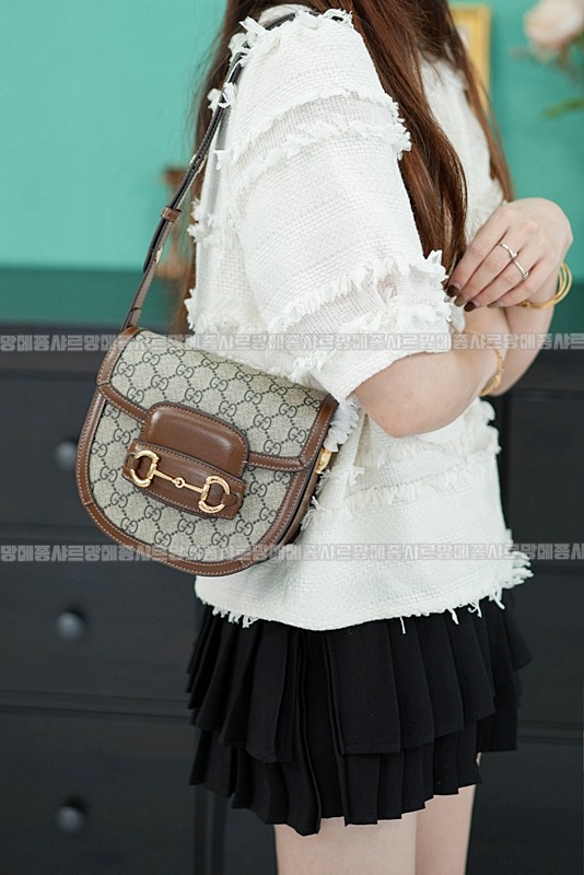 구찌1955홀스빗미니라운드숄더백 20260320-163213-022루.jpg