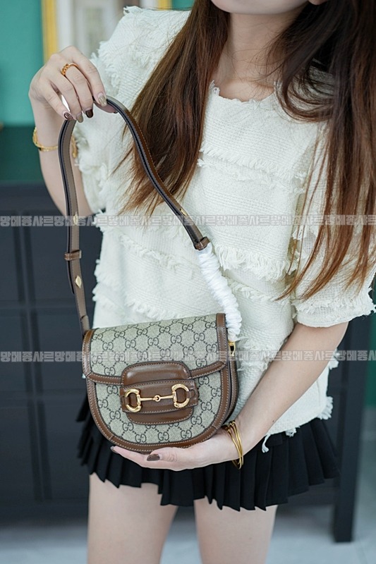 구찌1955홀스빗미니라운드숄더백 20260320-163213-024루.jpg