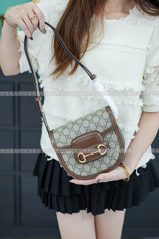 구찌1955홀스빗미니라운드숄더백 20260320-163213-021루.jpg