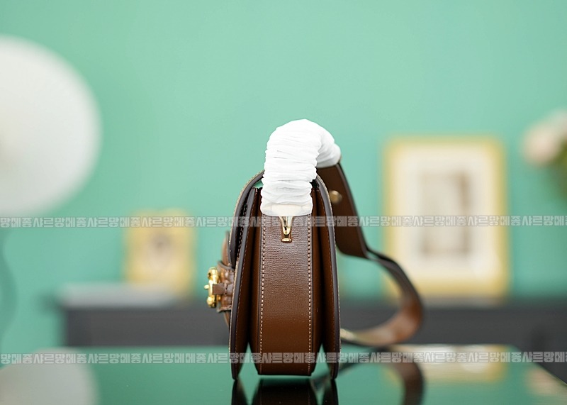 구찌1955홀스빗미니라운드숄더백 20260320-163208-003루.jpg