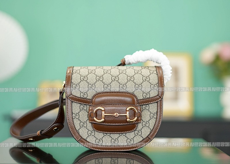 구찌1955홀스빗미니라운드숄더백 20260320-163208-001루.jpg