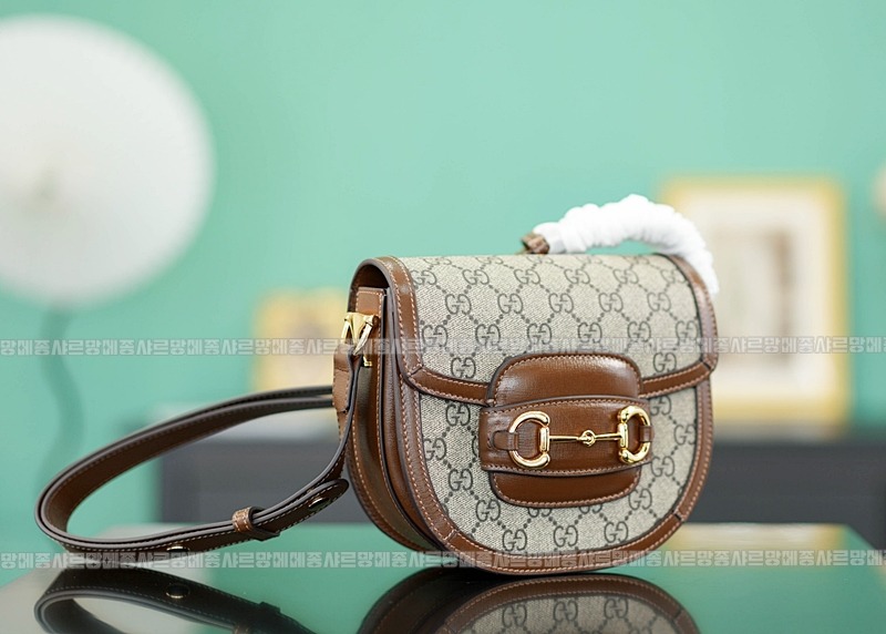 구찌1955홀스빗미니라운드숄더백 20260320-163209-005루.jpg