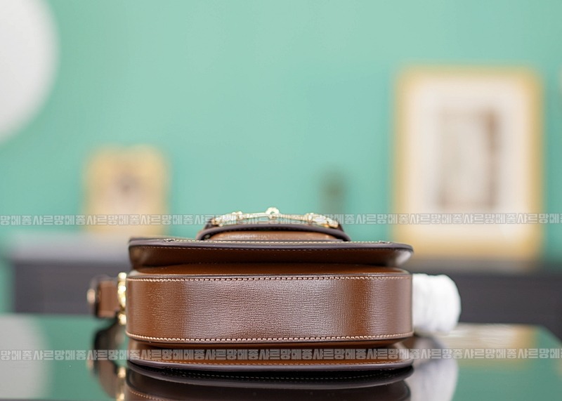 구찌1955홀스빗미니라운드숄더백 20260320-163209-006루.jpg