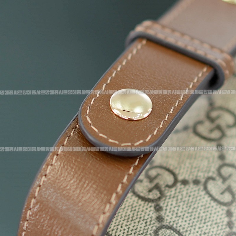 구찌1955홀스빗미니라운드숄더백 20260320-163211-016루.jpg