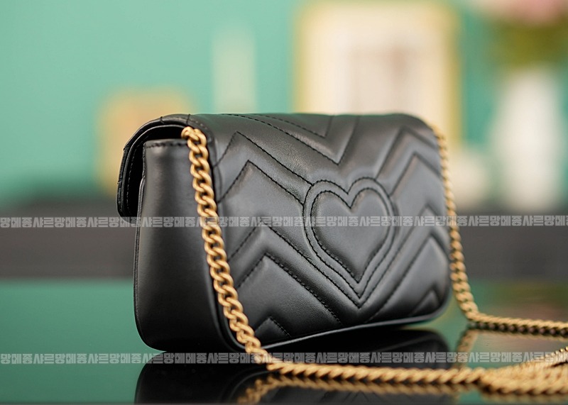 구찌마몽마틀라쎼미니체인숄더백 20260321-133829-004루.jpg