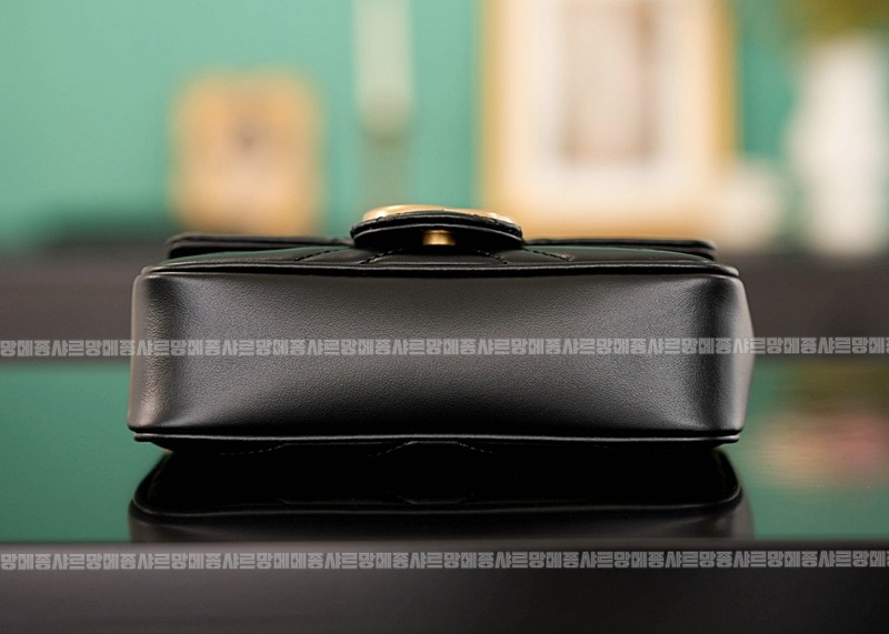 구찌마몽마틀라쎼미니체인숄더백 20260321-133830-009루.jpg