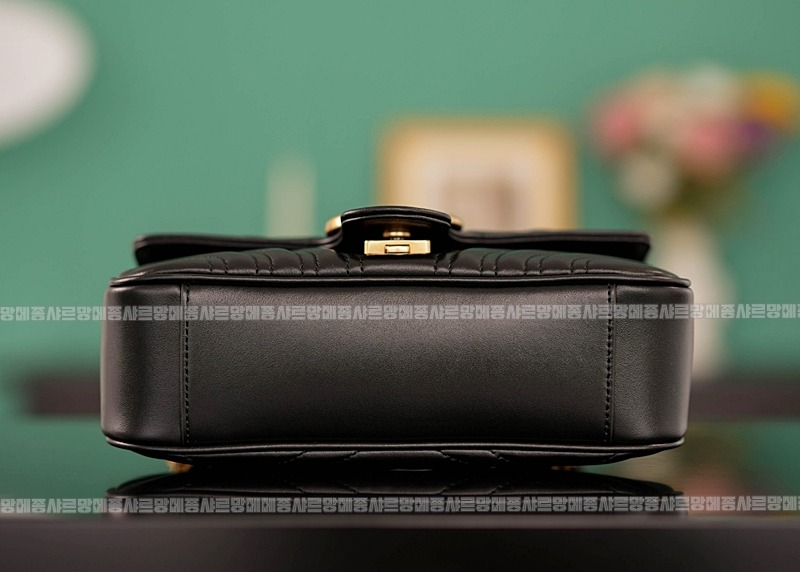 구찌마몽마틀라쎼미니숄더백 20260321-141849-009루.jpg