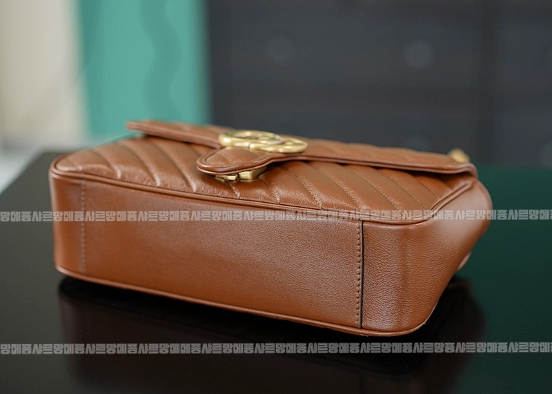 구찌마몽마틀라쎼미디움숄더백 20260321-143433-007루.jpg