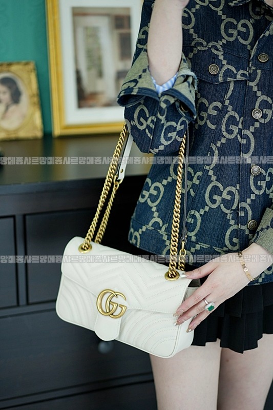 구찌마몽마틀라쎼미디움숄더백 20260321-144104-026루.jpg