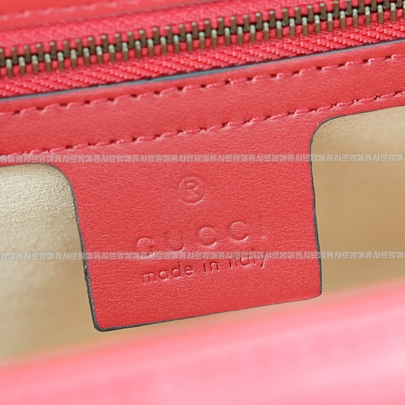 구찌마몽마틀라쎼미디움숄더백 20260321-144419-017루.jpg