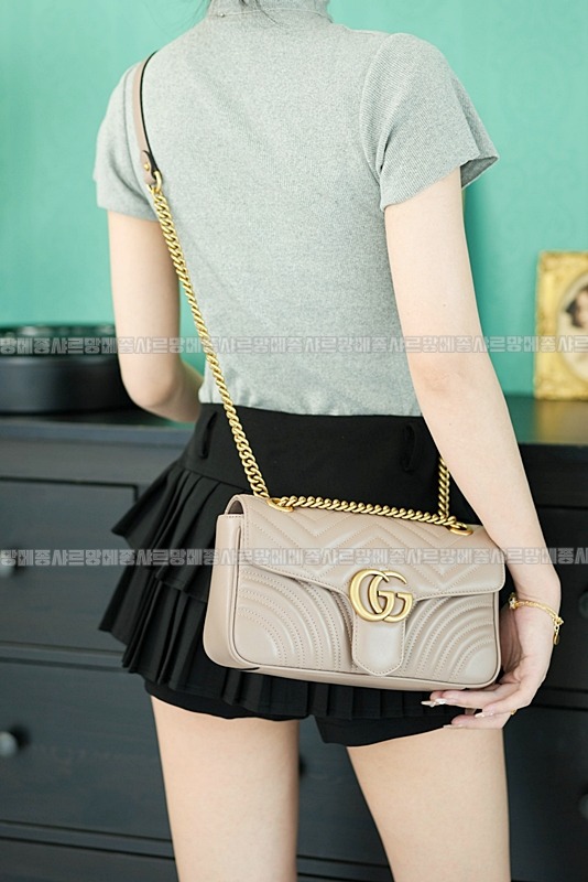 구찌마몽마틀라쎼미디움숄더백 20260321-144649-026루.jpg