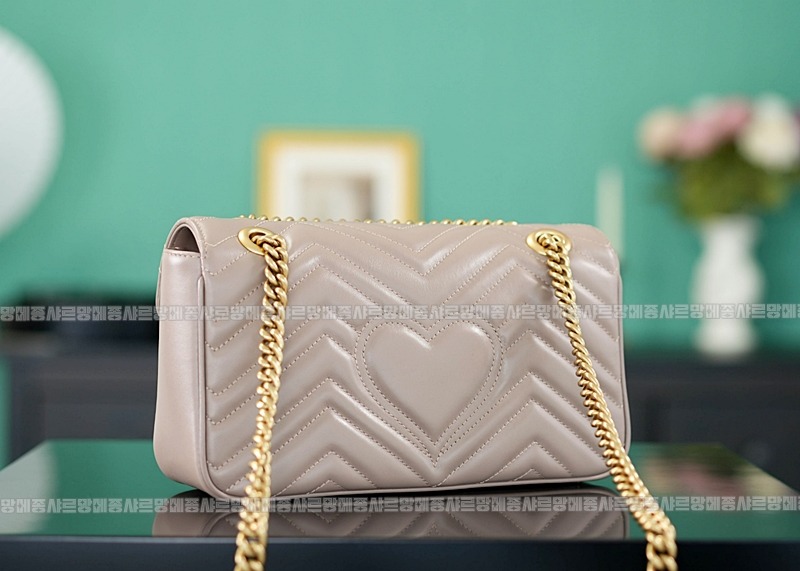 구찌마몽마틀라쎼미디움숄더백 20260321-144642-004루.jpg