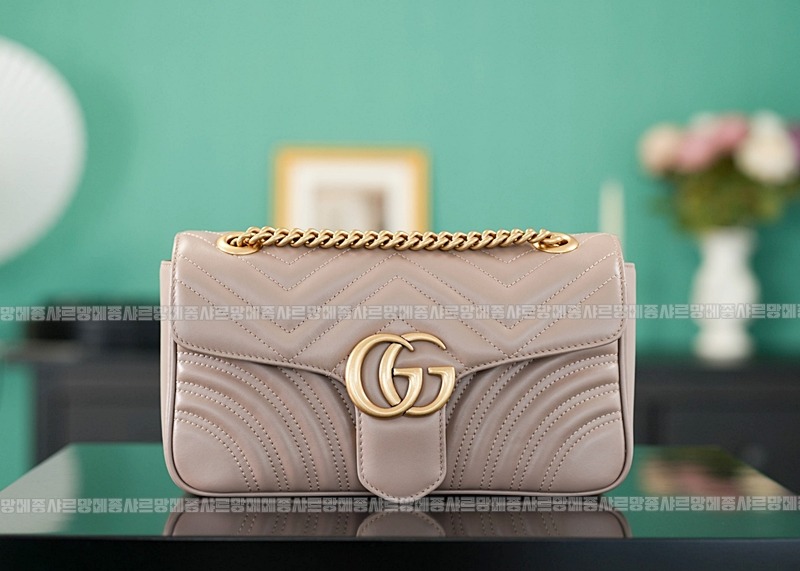 구찌마몽마틀라쎼미디움숄더백 20260321-144642-001루.jpg