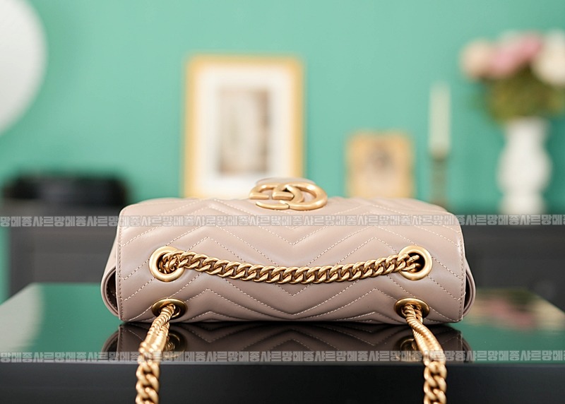 구찌마몽마틀라쎼미디움숄더백 20260321-144643-006루.jpg