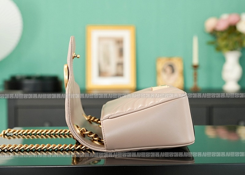 구찌마몽마틀라쎼미디움숄더백 20260321-144643-008루.jpg