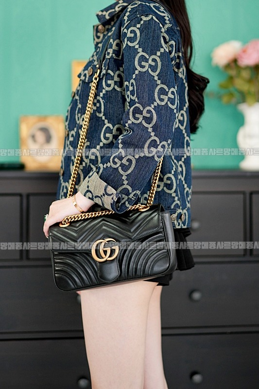 구찌마몽마틀라쎼미디움숄더백 20260321-144918-021루.jpg