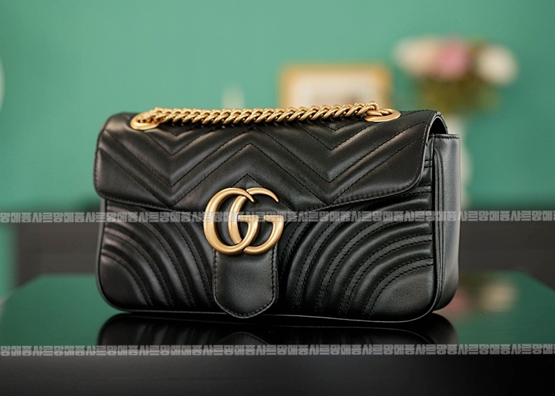 구찌마몽마틀라쎼미디움숄더백 20260321-144914-002루.jpg