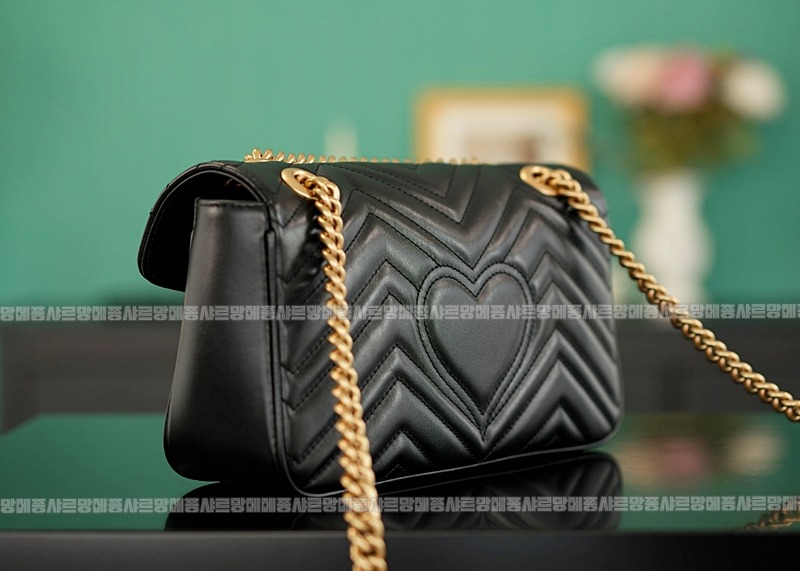 구찌마몽마틀라쎼미디움숄더백 20260321-144914-004루.jpg