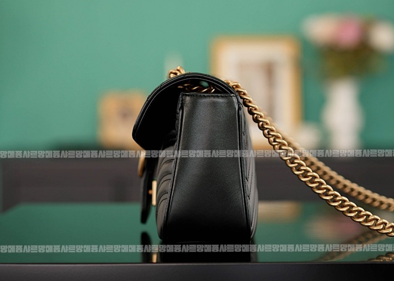 구찌마몽마틀라쎼미디움숄더백 20260321-144914-003루.jpg